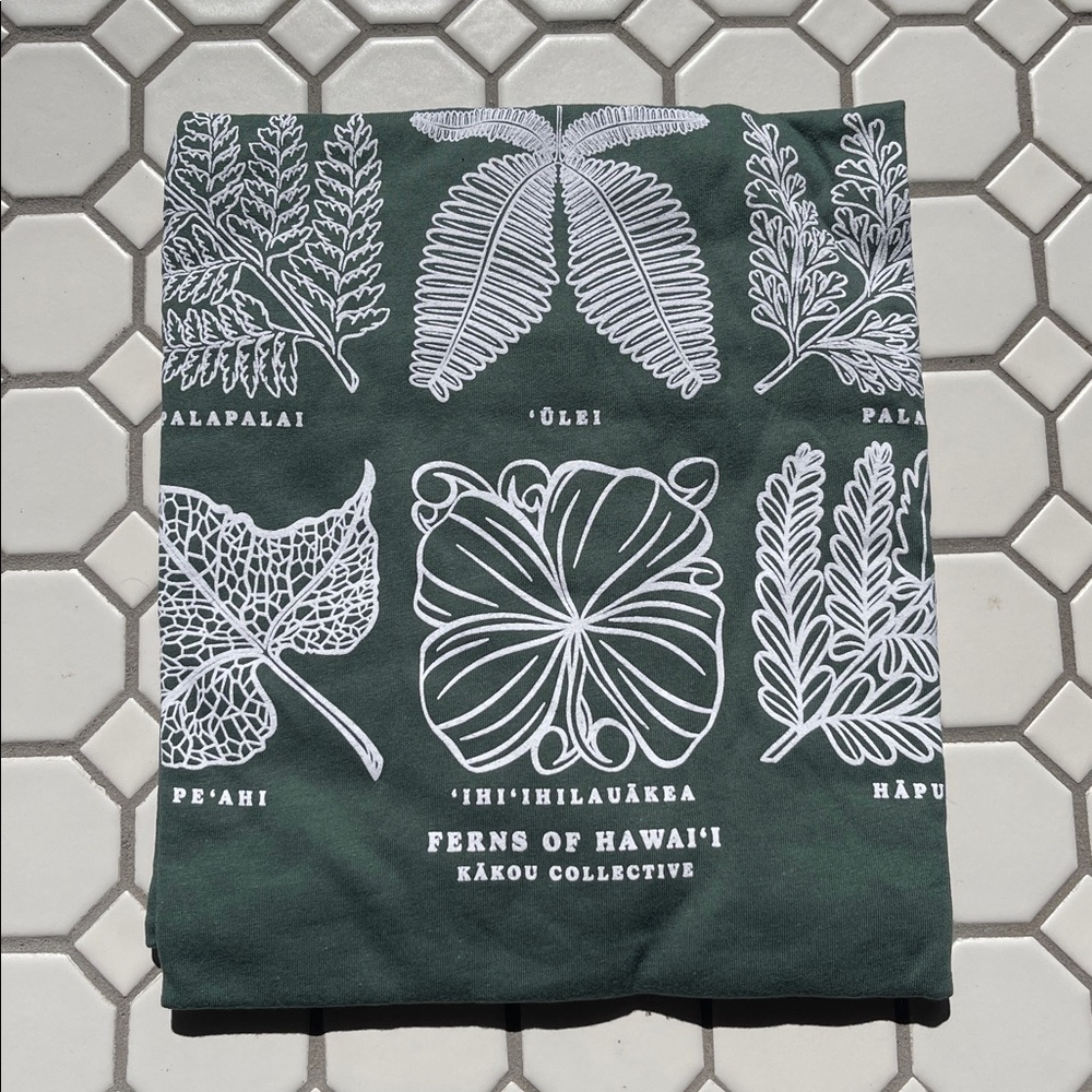NWT Kakou Collective Ferns of Hawaiʻi Shirt